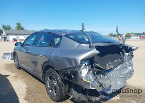 2025 Kia K4 Lxs из США, поврежденный, VIN 3KPFT4DE1SE091773